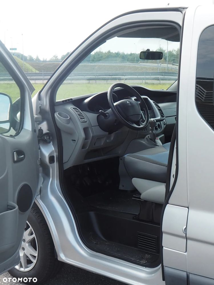 Renault Trafic 2.0 dCi 115 Passenger L2H1 Expression - 16