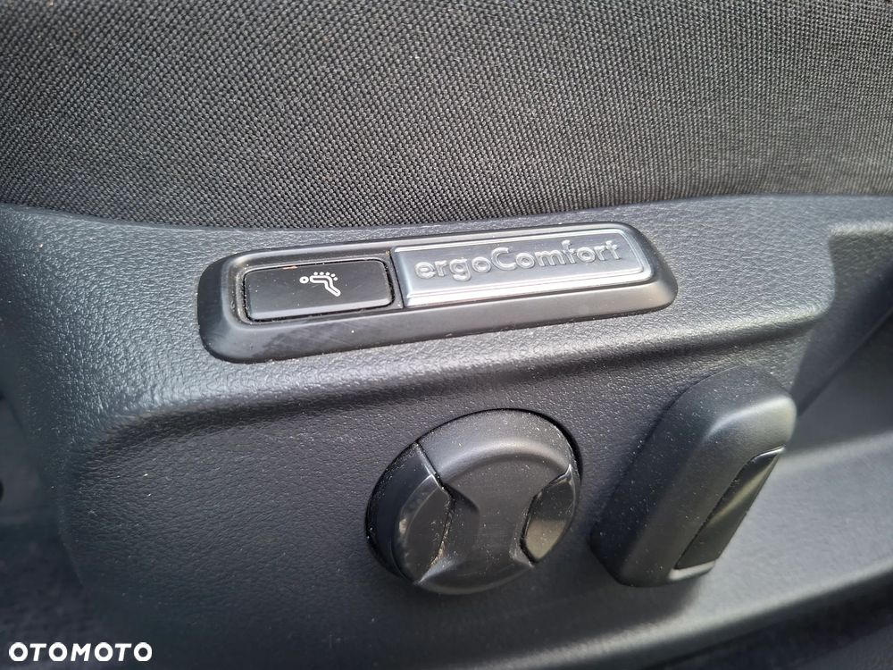 Volkswagen Passat - 15