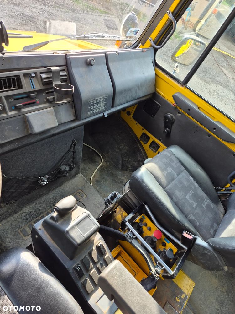 Mercedes-Benz Unimog U4000 - 9