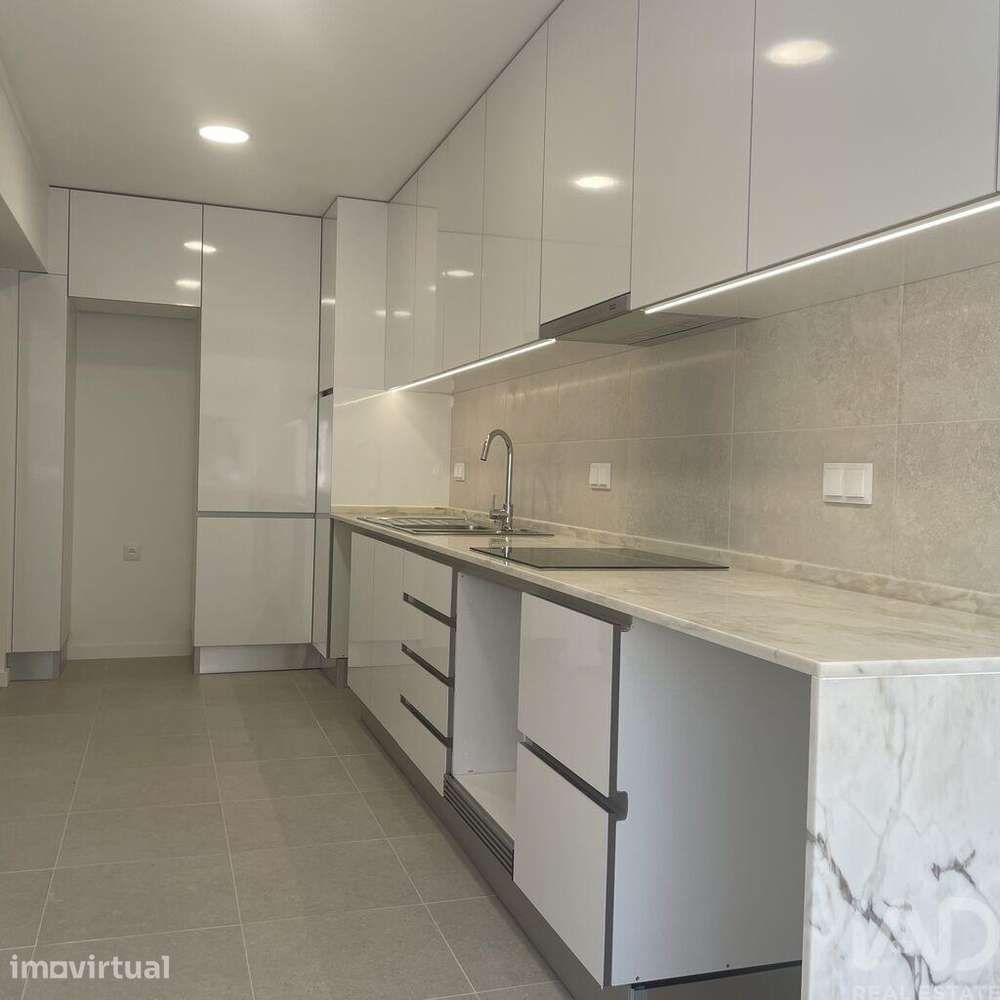Apartamento T2 em Olivais de 66,00 m2