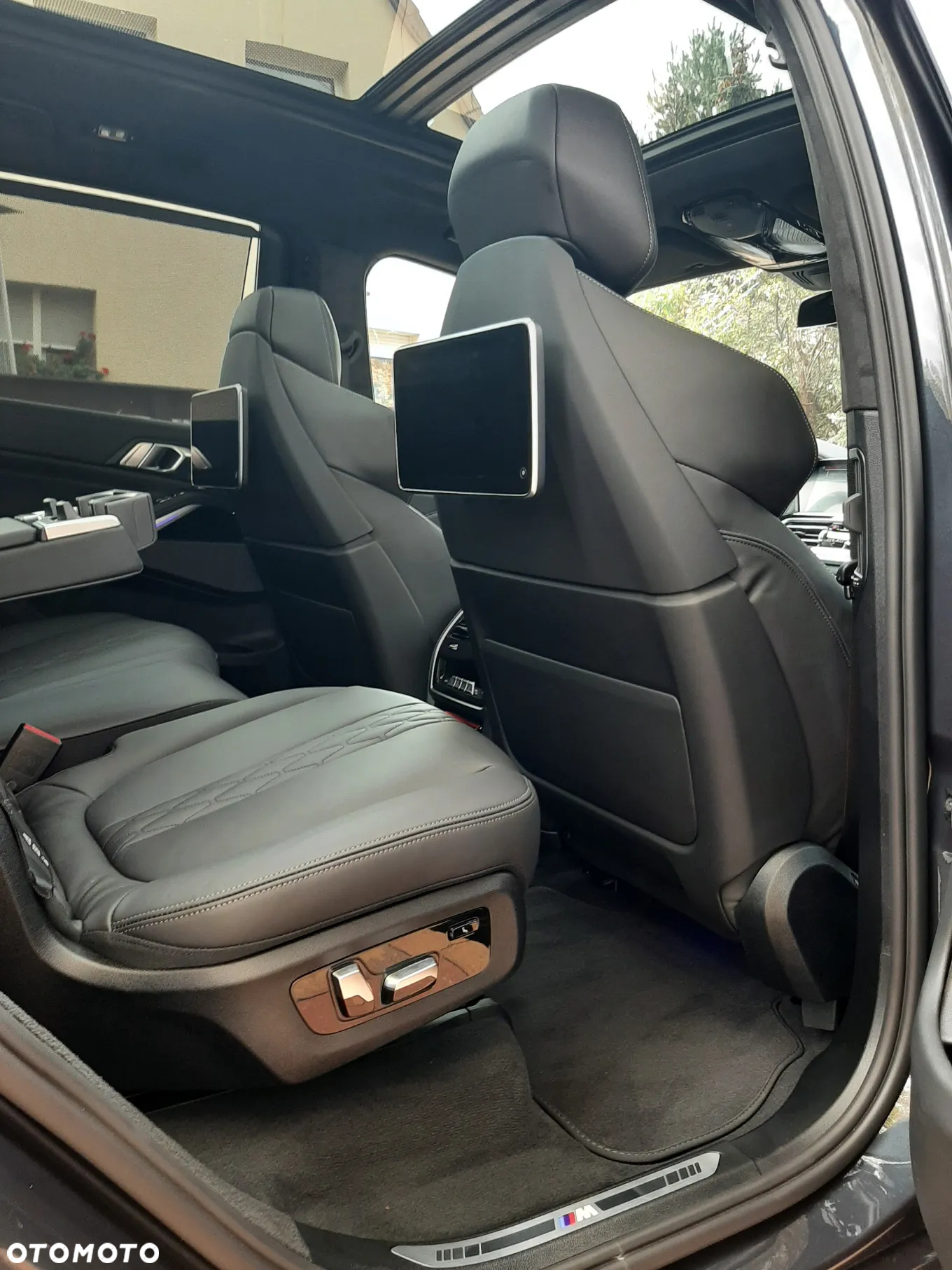 BMW X7 M50i sport - 24