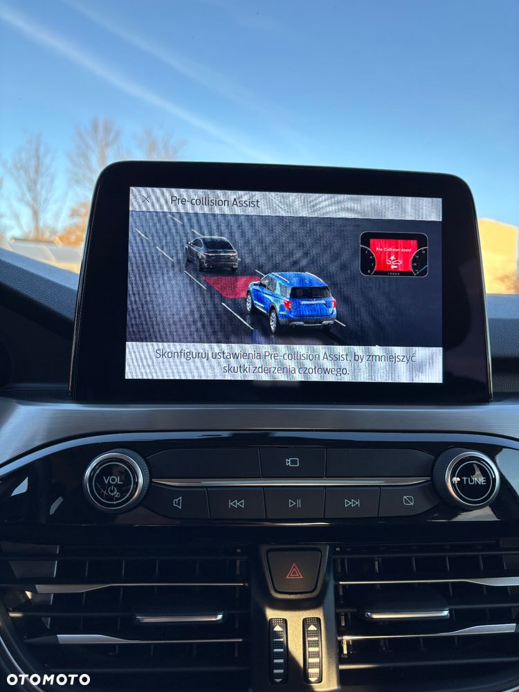 Ford Kuga 2.5 FHEV FWD Titanium - 24