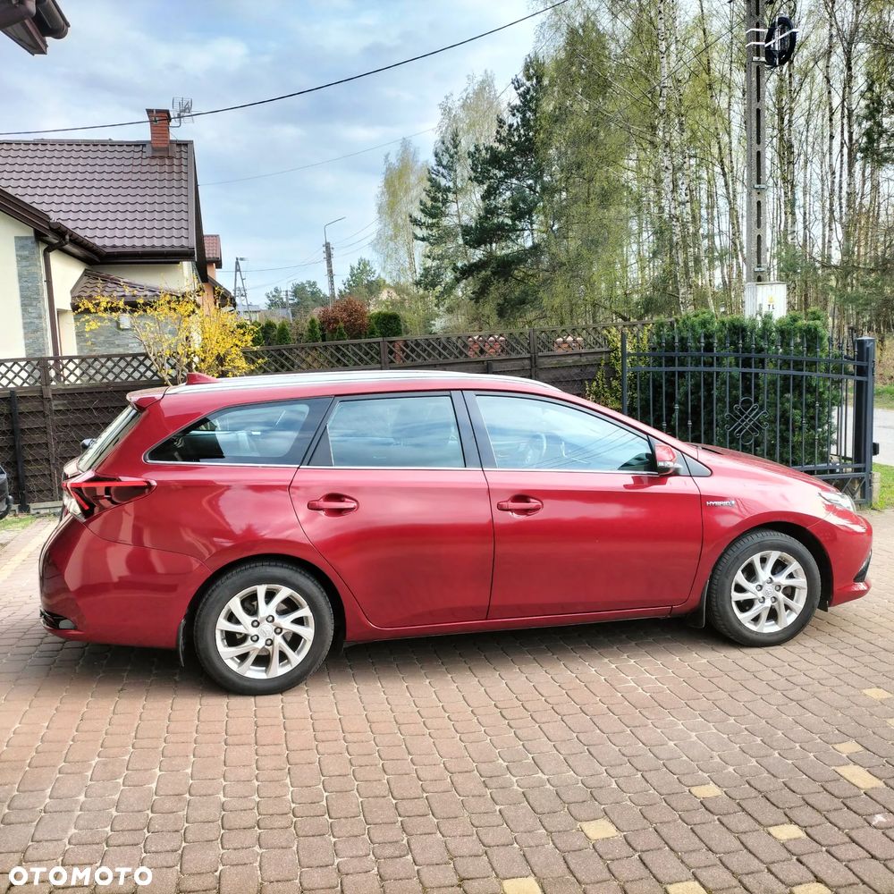 Toyota Auris Hybrid 135 Active - 4