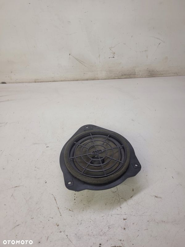 GŁOŚNIK BOCZKA TYŁ AUDI A1 8X 3-DRZWI 8X0035411B - 1
