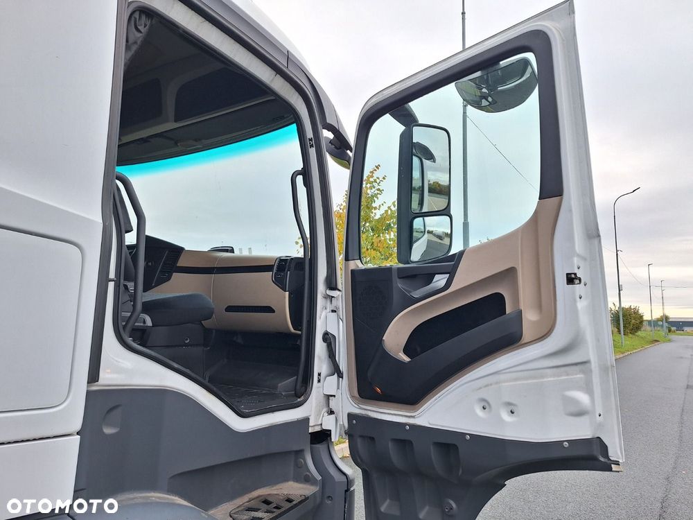 Versalift Actros  1843 - 20