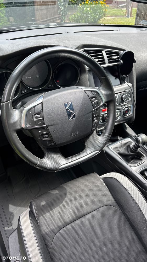 Citroën DS4 1.6 HDi SoChic - 23