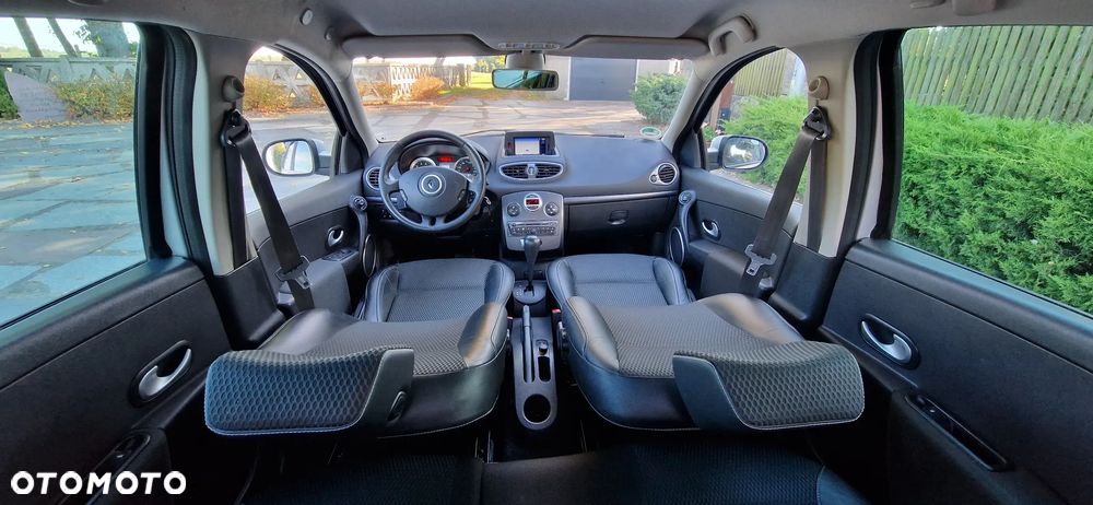 Renault Clio - 25