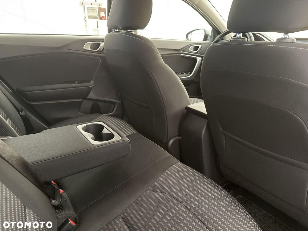 Kia Ceed - 23