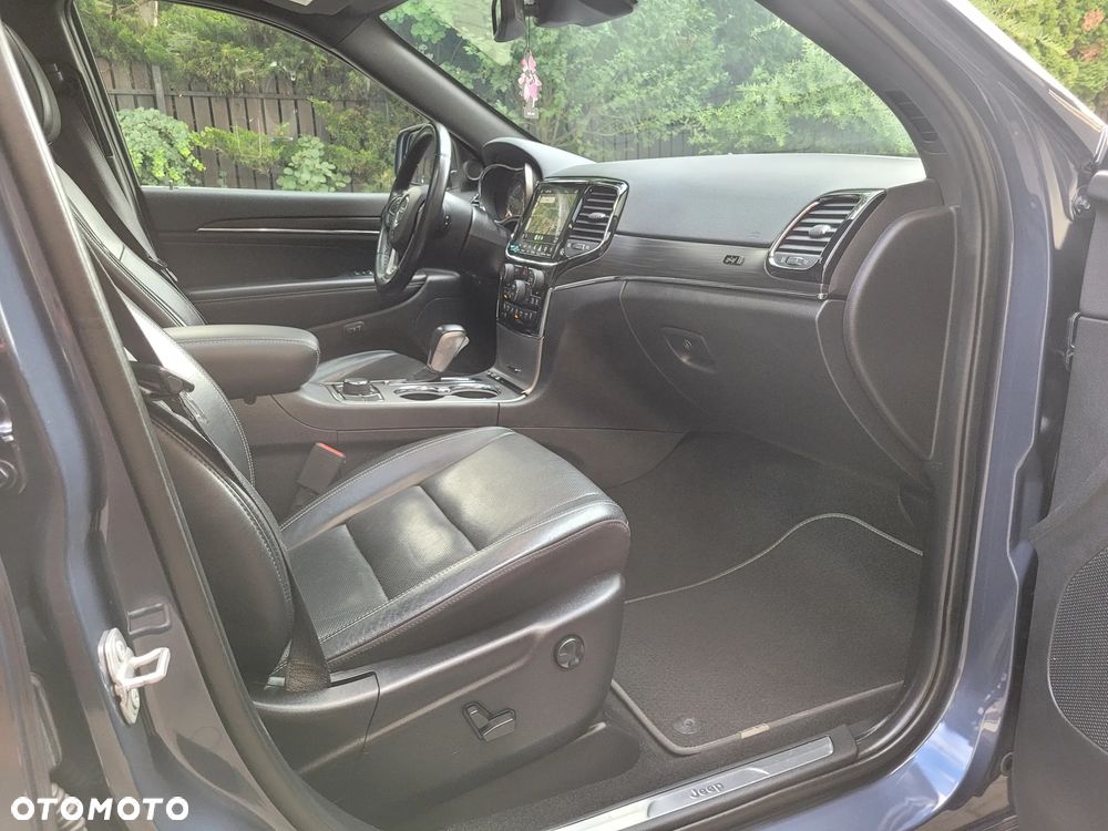 Jeep Grand Cherokee - 28