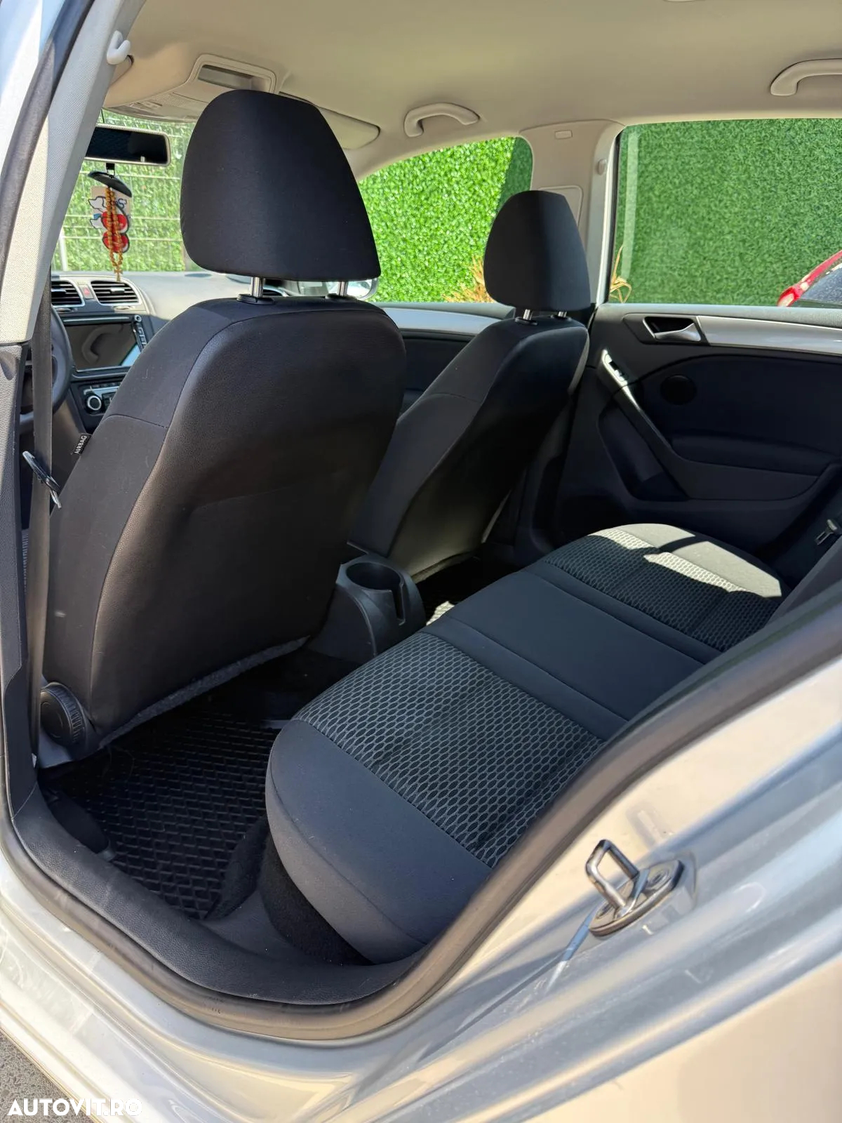 Volkswagen Golf 1.6 TDI BlueMotion Technology DPF Comfortline - 6