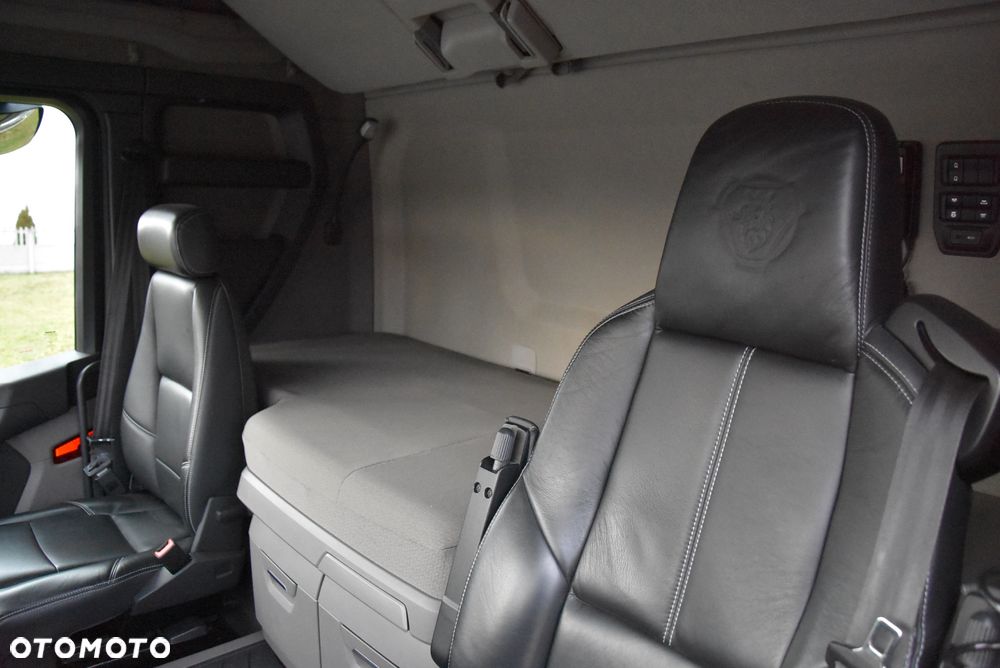 Scania R450 3-OSIOWA / OŚ SKRĘTNA / FIRANA 8.2M / 20 EUROPALET/ NAVI / SKÓRY / RETARDER / KLIMA POSTOJOWA / CAŁA NA PODUSZKACH / WINDA DHOLLANDIA/ AUTOMAT / STAN IDEALNY !! - 28