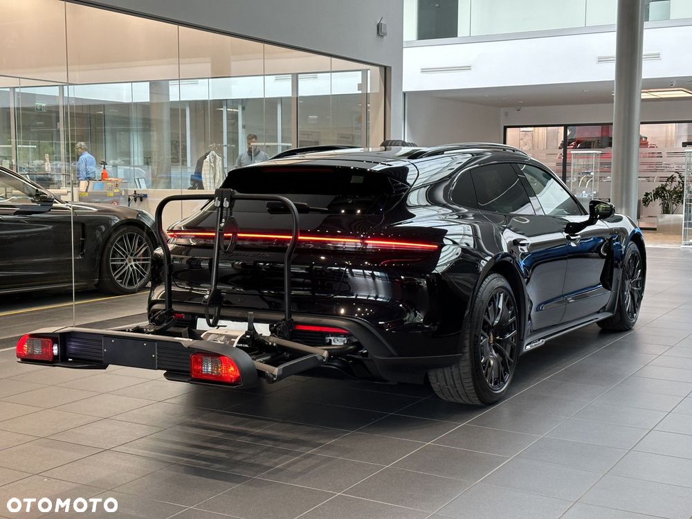 Porsche Taycan GTS Sport Turismo - 6