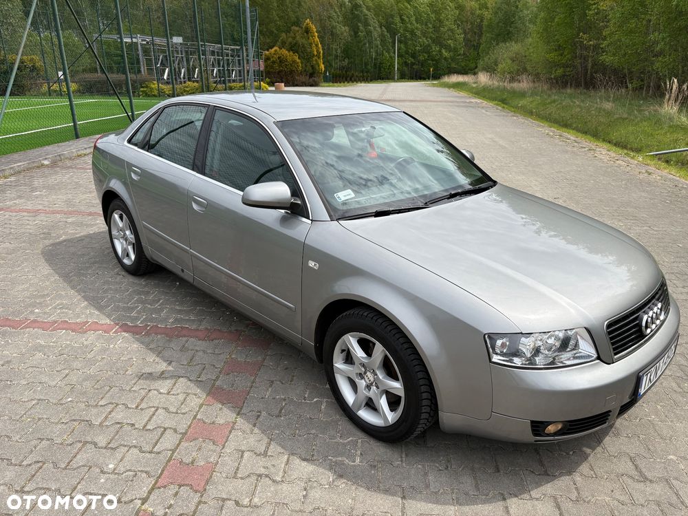 Audi A4 Limousine - 8