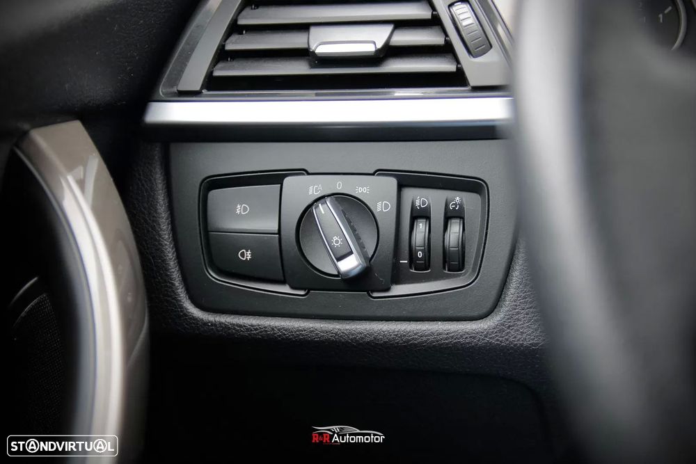 BMW 320 d EfficientDynamics Line Modern - 34