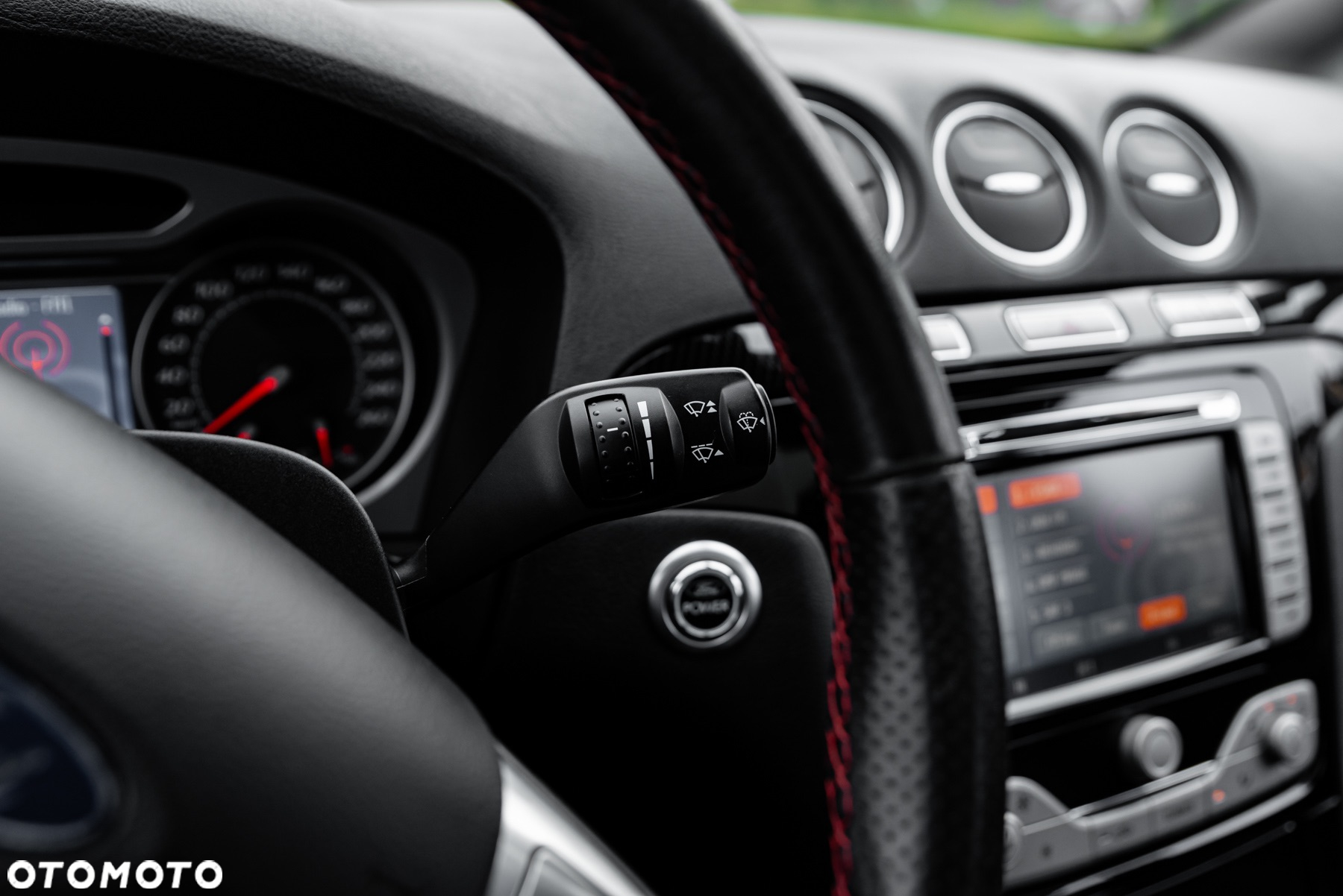 Ford S-Max 2.0 EcoBoost Titanium - 32