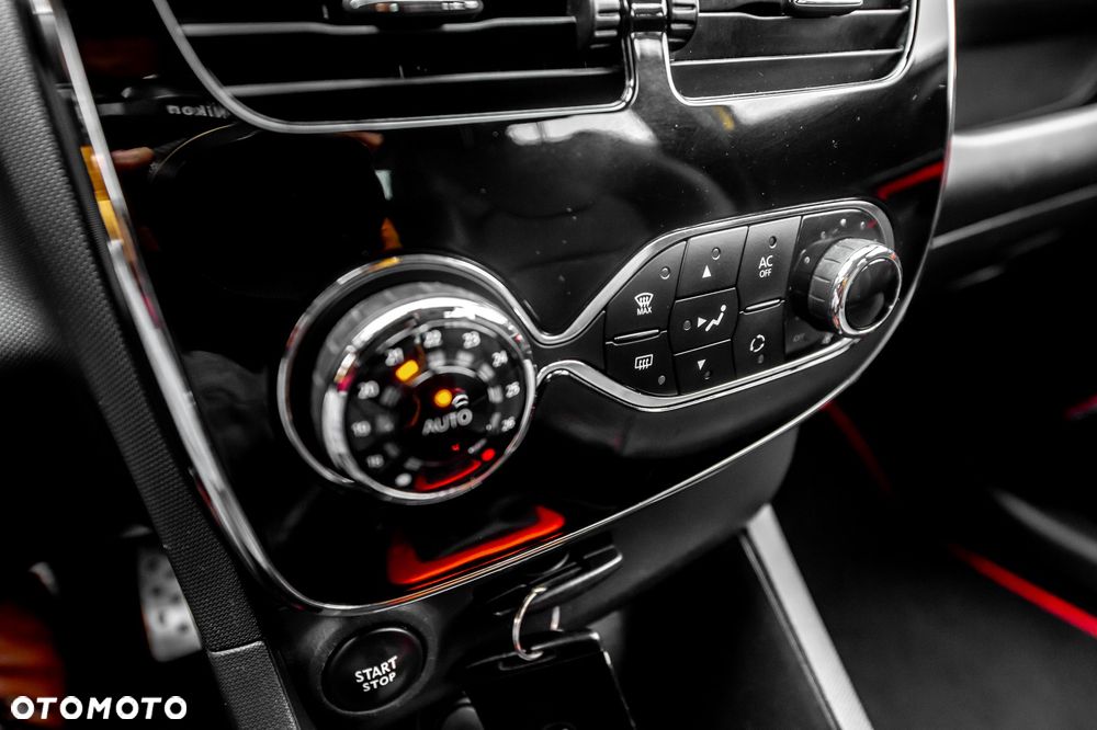 Renault Clio TCe 200 EDC Sport R.S - 29