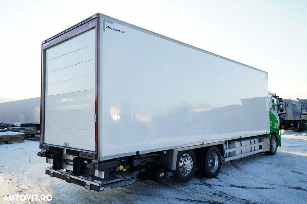 Renault T 430 / 6x2 / REFRIGERAT -9 M / UNITATE CARRIER SUPRA 1250 / platformă elevatoare / oblon rulant / punte de ridicare / direcție - 7