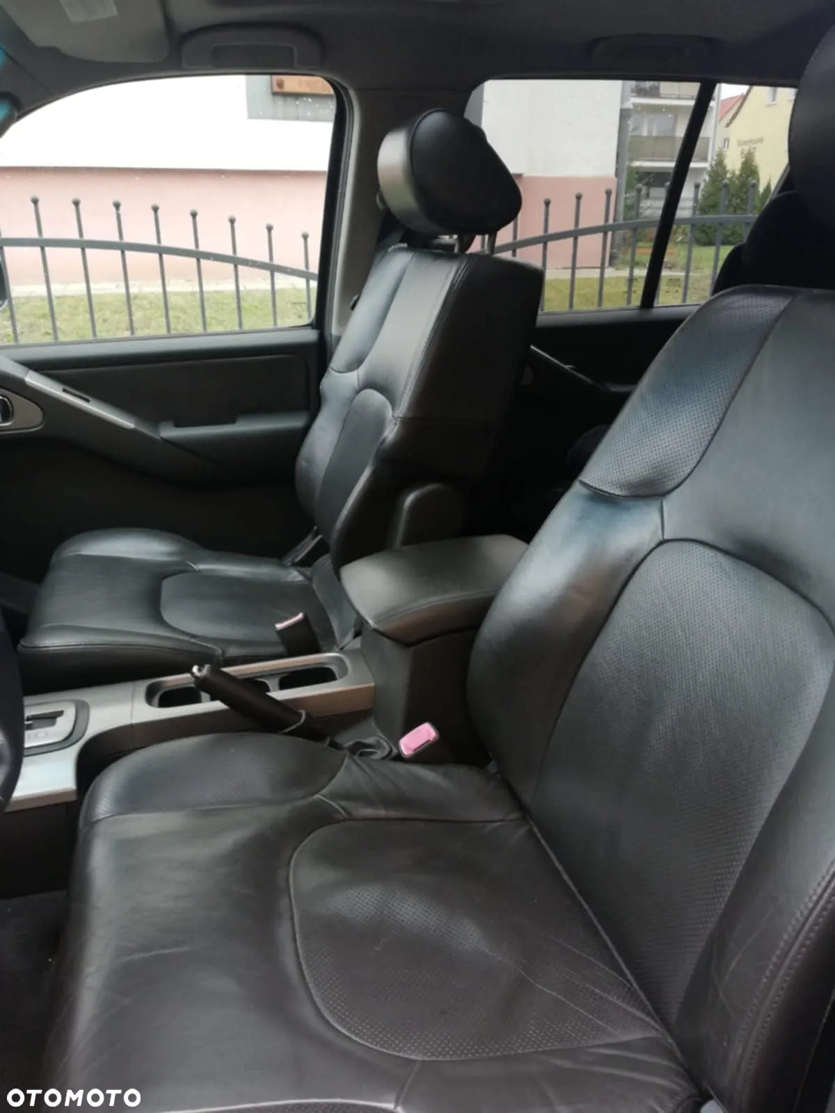 Nissan Pathfinder - 2