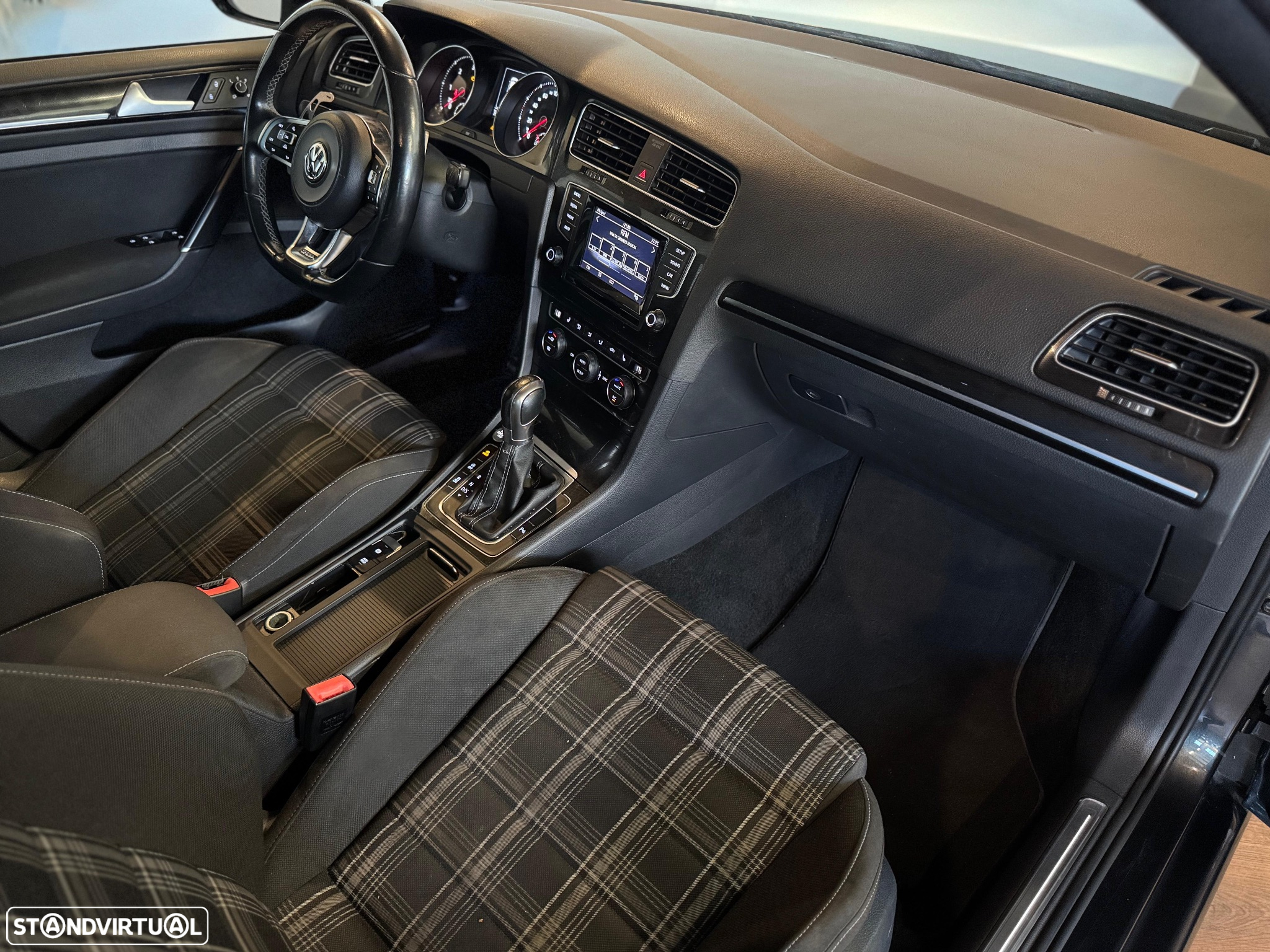 VW Golf 2.0 TDI GTD DSG - 27