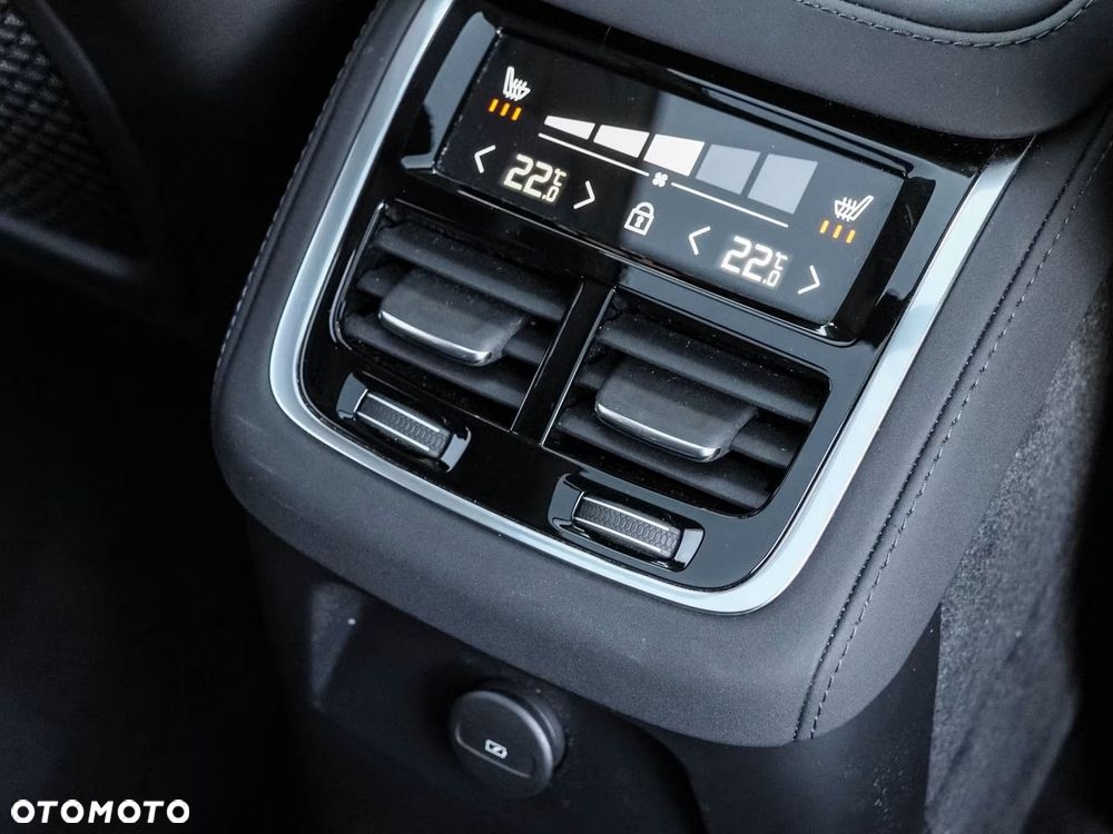 Volvo XC 90 T8 AWD Plus Dark - 13