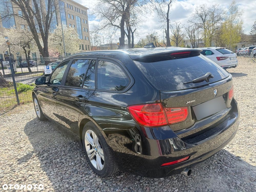BMW Seria 3 318d xDrive - 9