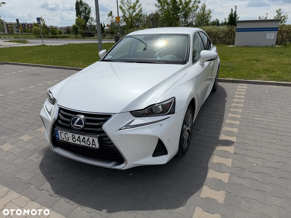 Lexus IS 300h Business Edition - 2