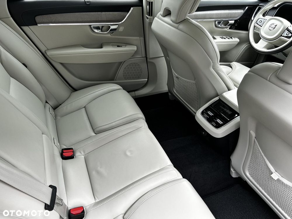Volvo V90 Cross Country - 14