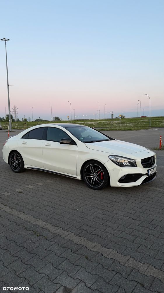 Mercedes-Benz CLA 200 7G-DCT AMG Line - 5