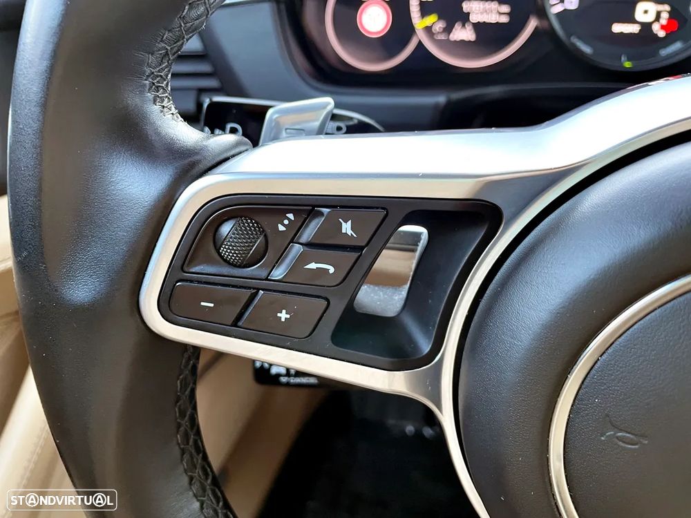 Porsche Panamera Sport Turismo 4 E-Hybrid Edition 10 Anos - 16