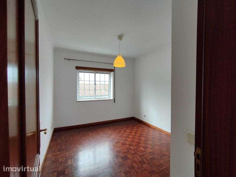 Arrendamento T3 com garagem - Grande imagem: 4/12