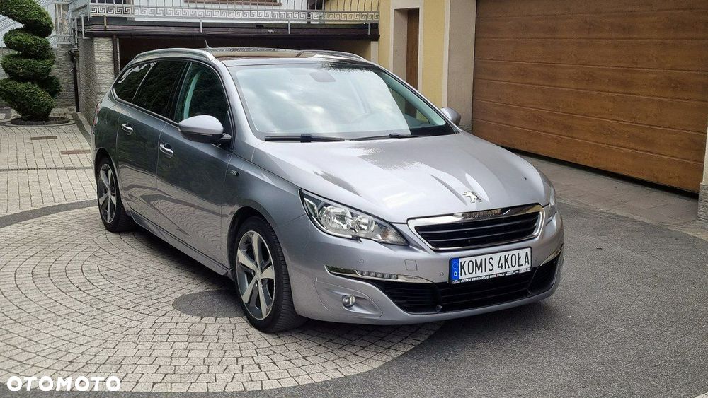 Peugeot 308 - 8