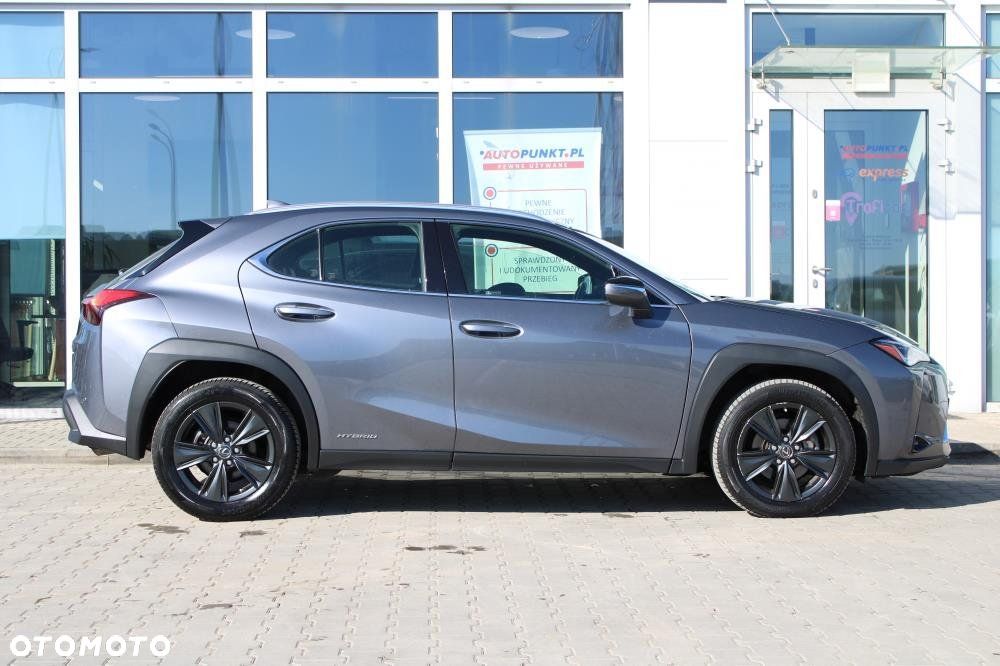 Lexus UX - 5