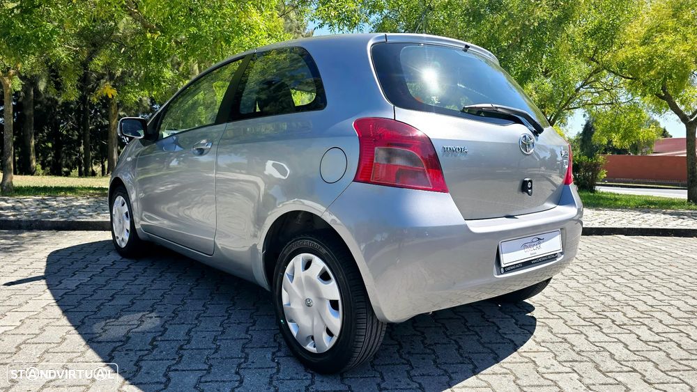 Toyota Yaris 1.0 VVT-i AC Manual - 12