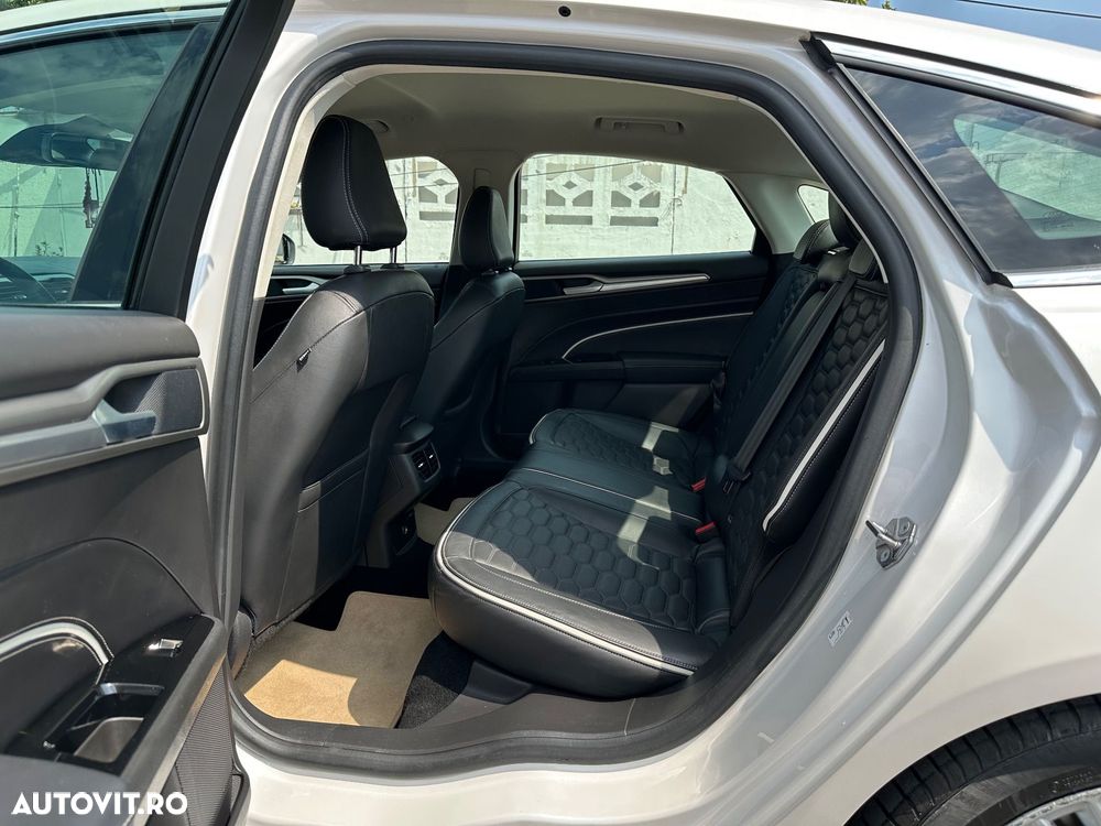 Ford Mondeo Vignale 2.0 Hybrid - 10