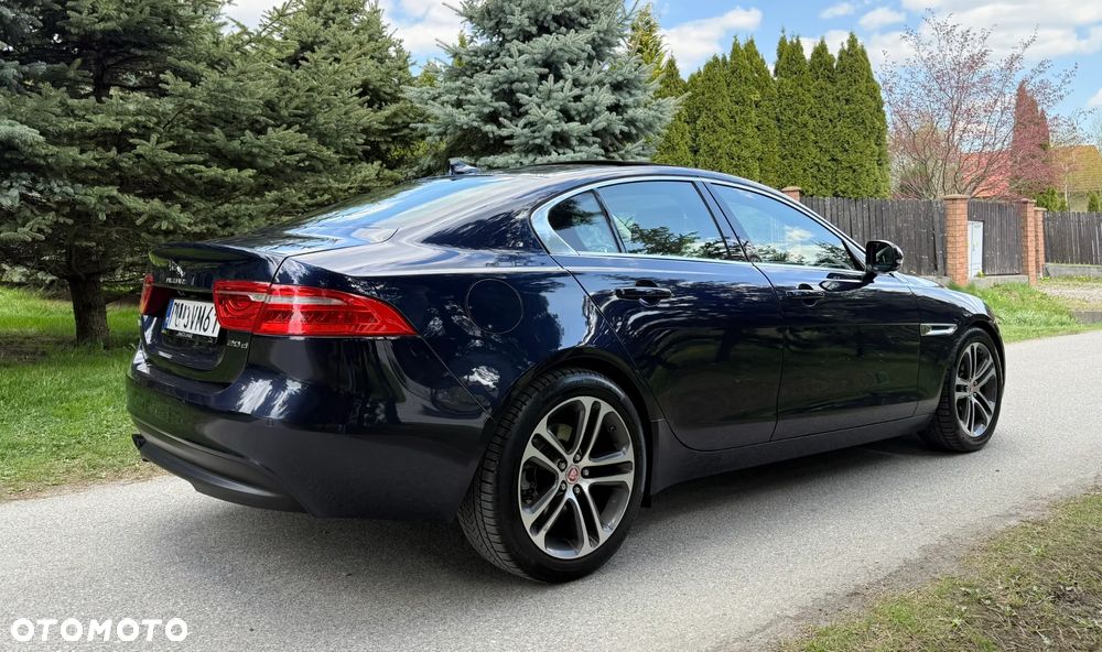 Jaguar XE 20d Prestige - 6