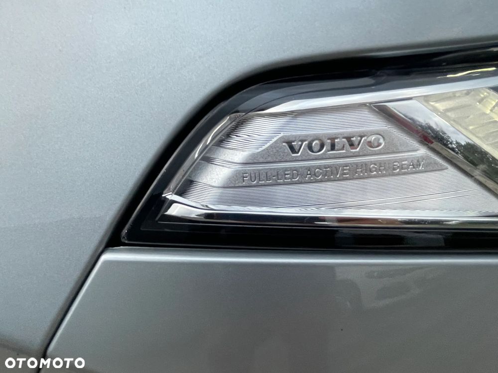 Volvo XC 90 T8 AWD Plug-In Hybrid R-Design 7os - 35