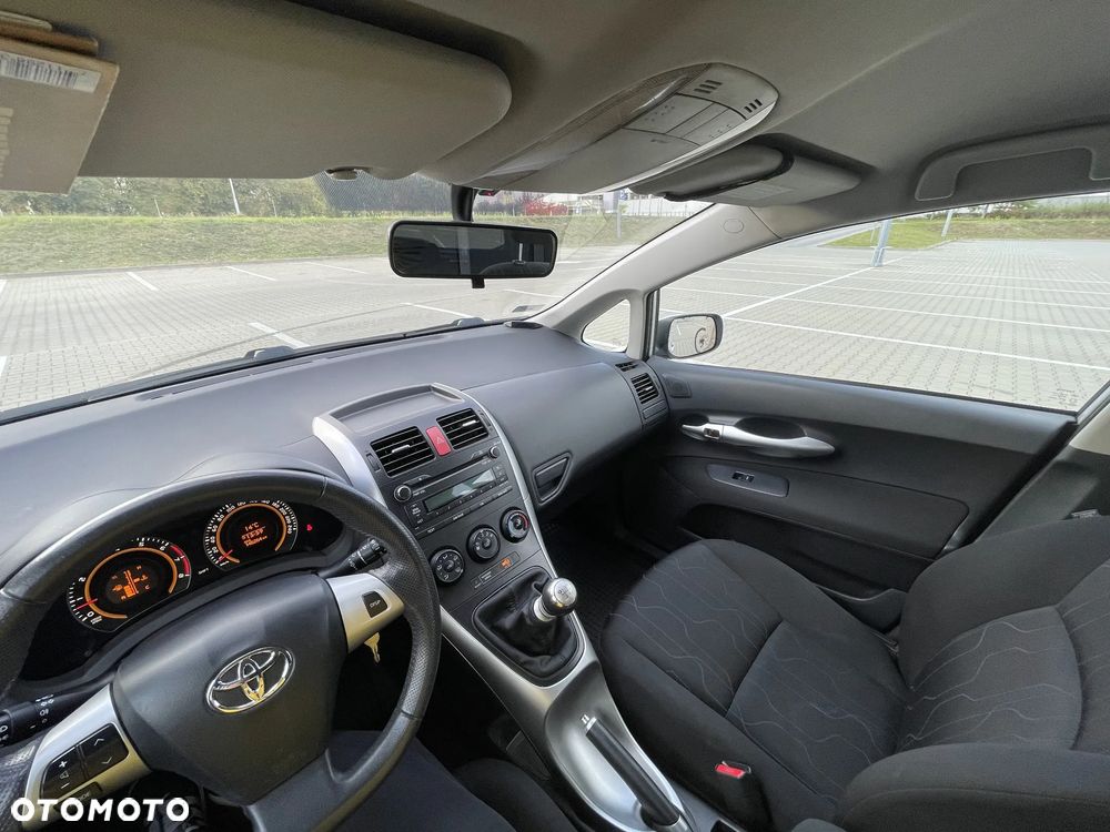 Toyota Auris - 10