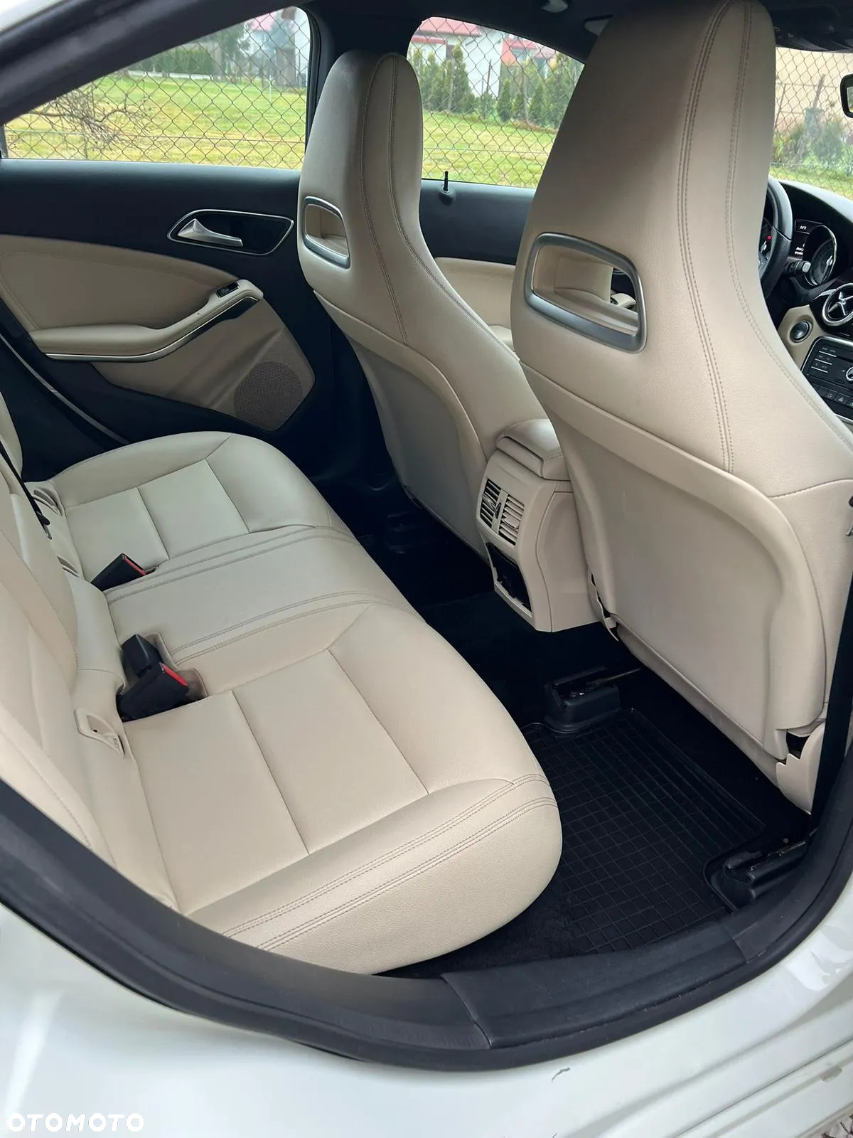 Mercedes-Benz CLA 250 4Matic 7G-DCT - 22