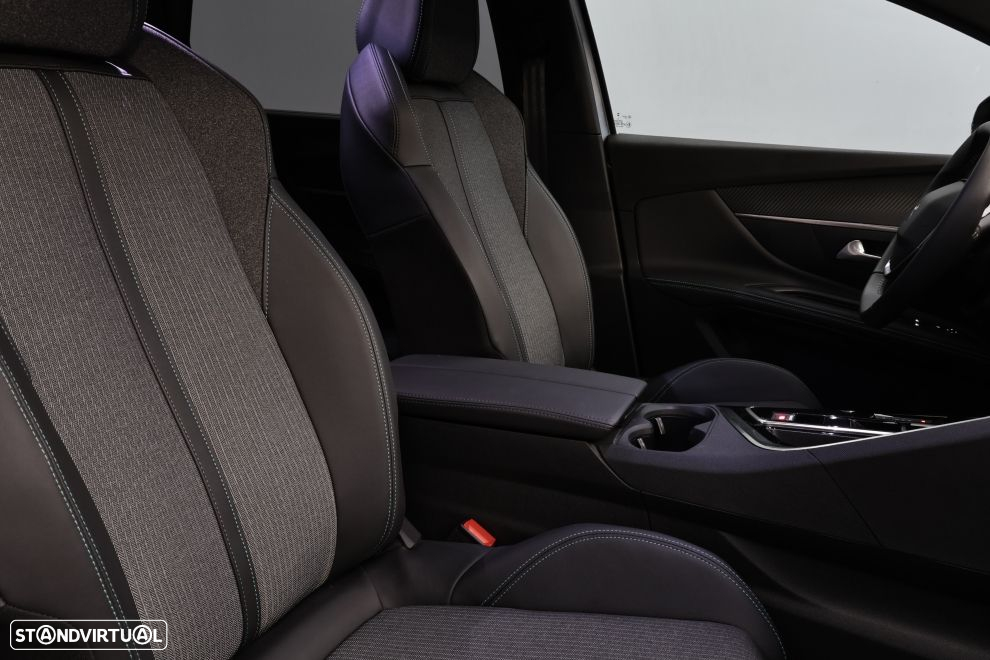 Peugeot 5008 1.2 PureTech Allure Pack EAT8 - 22