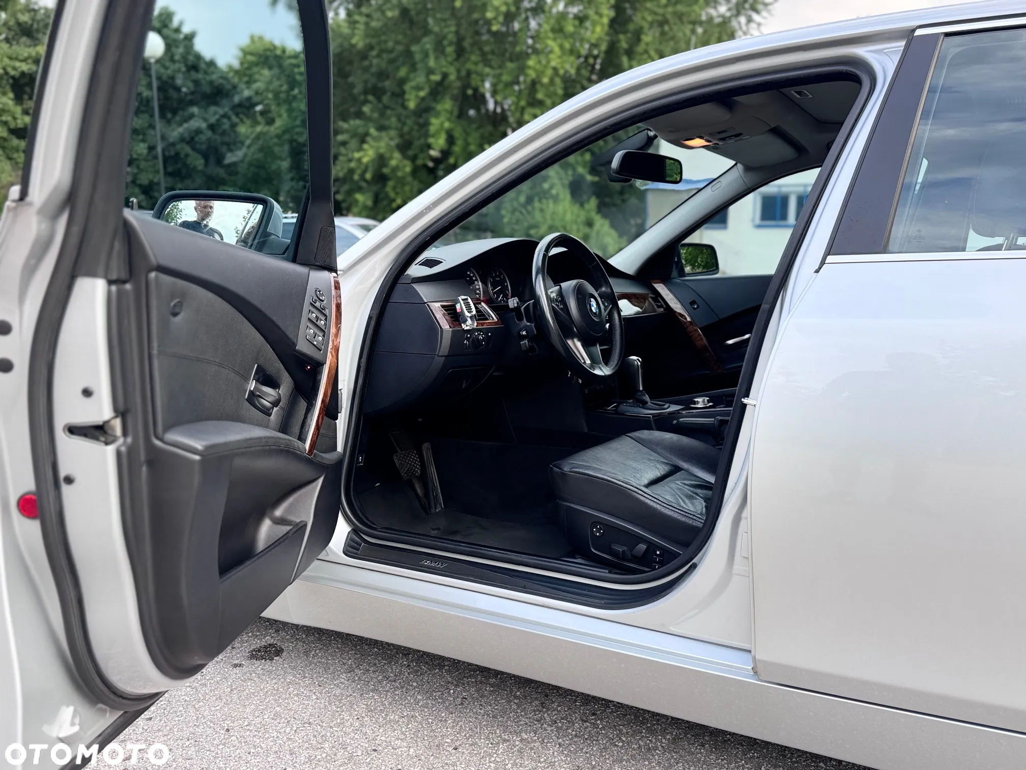 BMW Seria 5 530i - 25