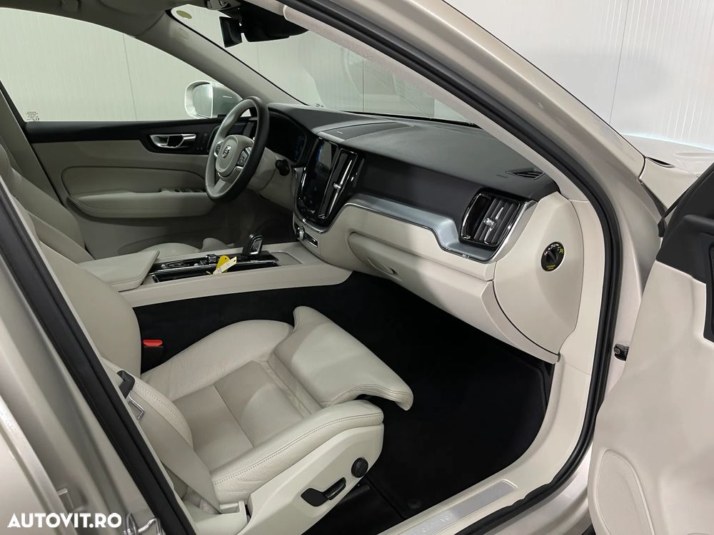 Volvo XC 60 T6 AWD Recharge Geartronic Inscription Expression - 23