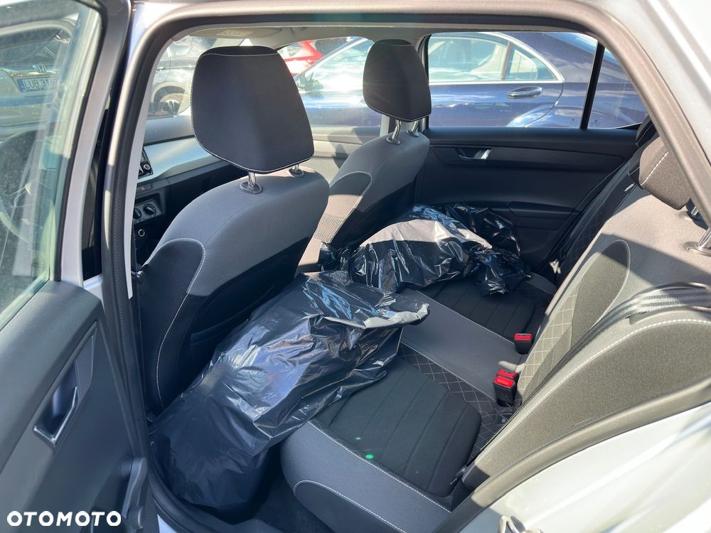 Skoda Fabia 1.0 Ambition - 10