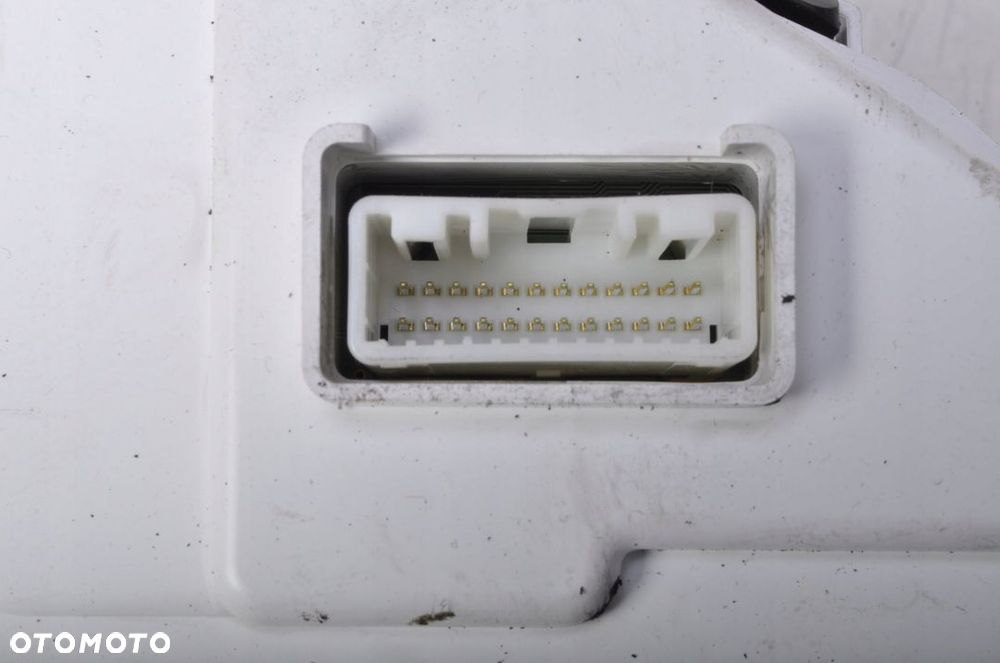 MITSUBISHI LANCER VIII LICZNIK ZEGARY 8100B363 UK - 9