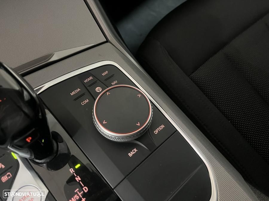 BMW 330 e Touring Corporate Edition Auto - 19