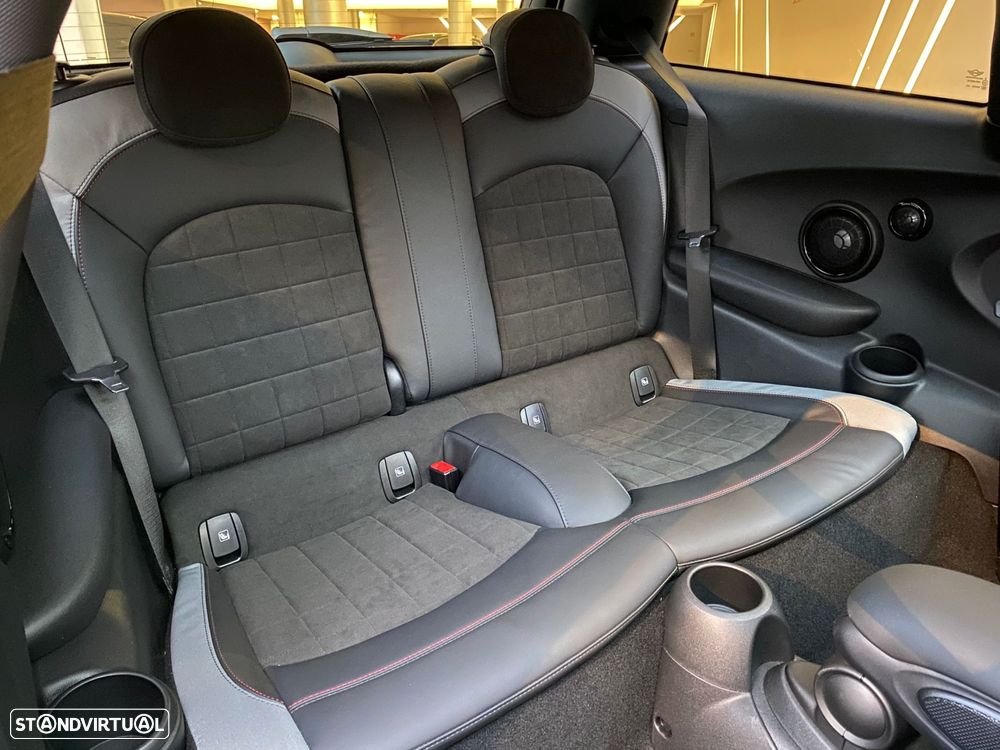 MINI 3 Portas John Cooper Works - 12