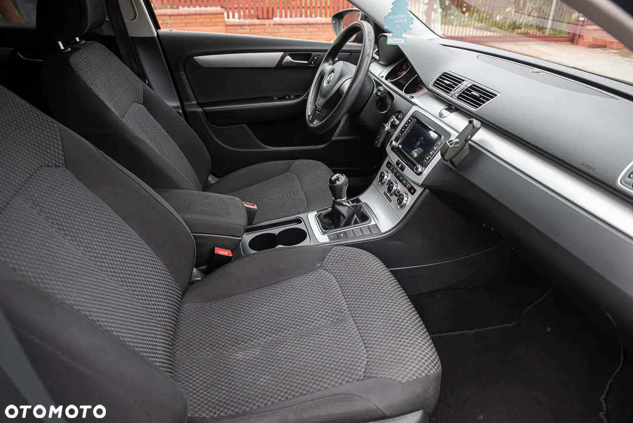 Volkswagen Passat - 27