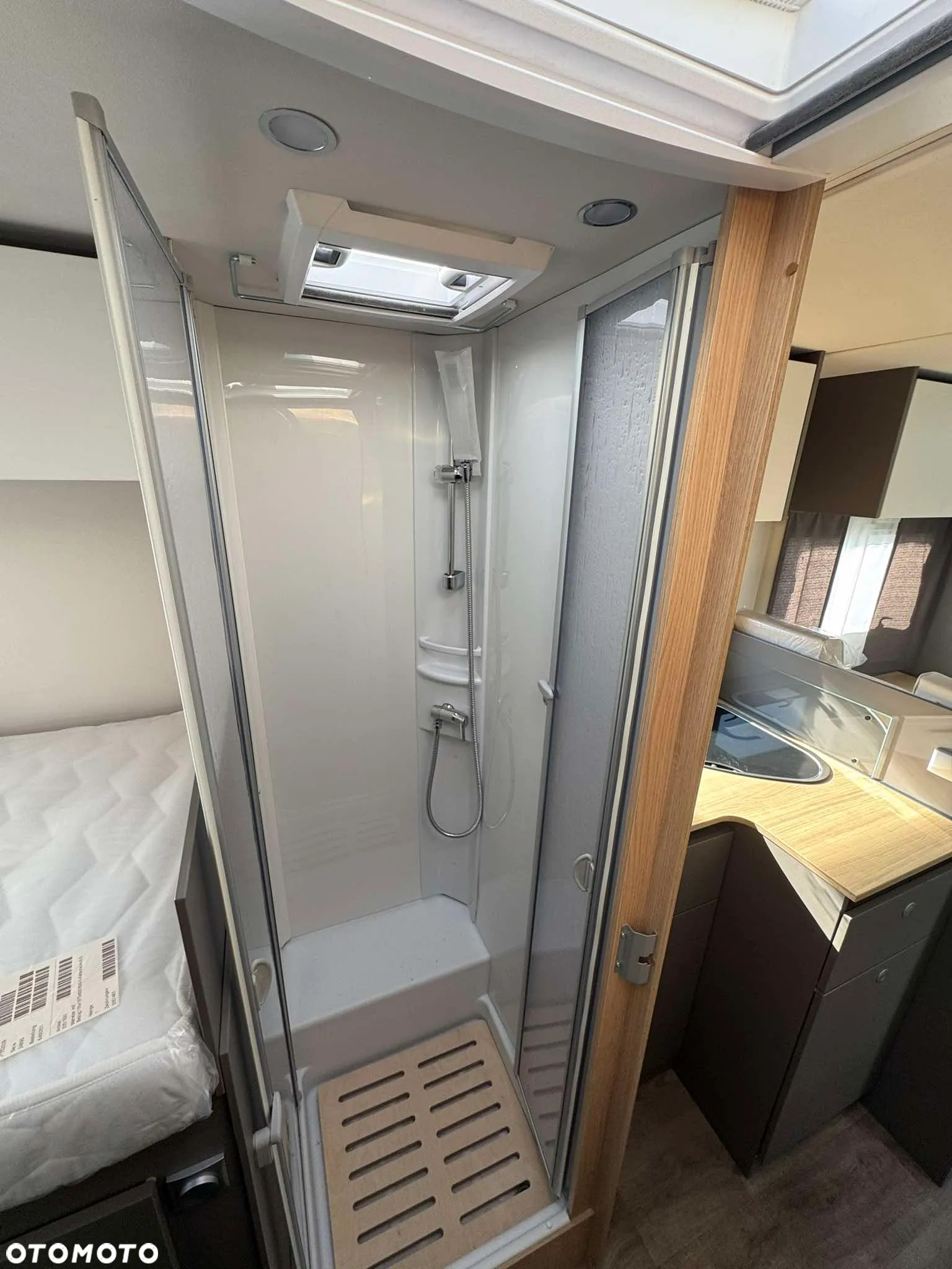 LMC Tourer Lift H730G - Kamper o DMC 3500kg dla 5ciu osób! - 22