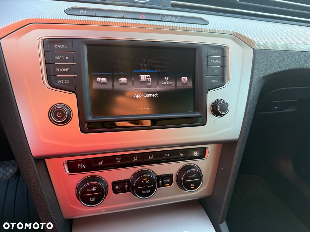 Volkswagen Passat 1.4 TSI BMT ACT Comfortline - 13