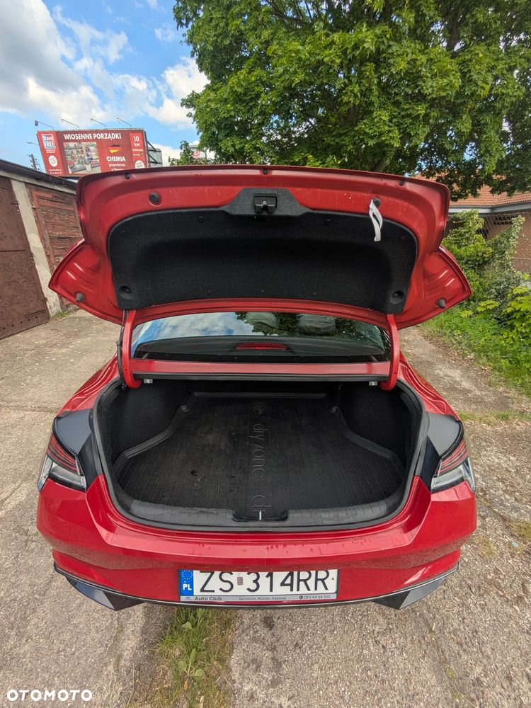Hyundai Elantra 1.6 Smart - 12