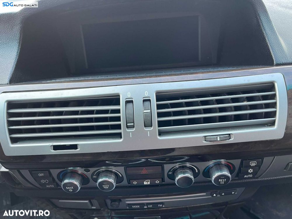 Gura Grila Aer Aerisire Ventilatie Bord Centrala cu Defect BMW Seria 7 E65 E66 730 2001 - 2008 - 1